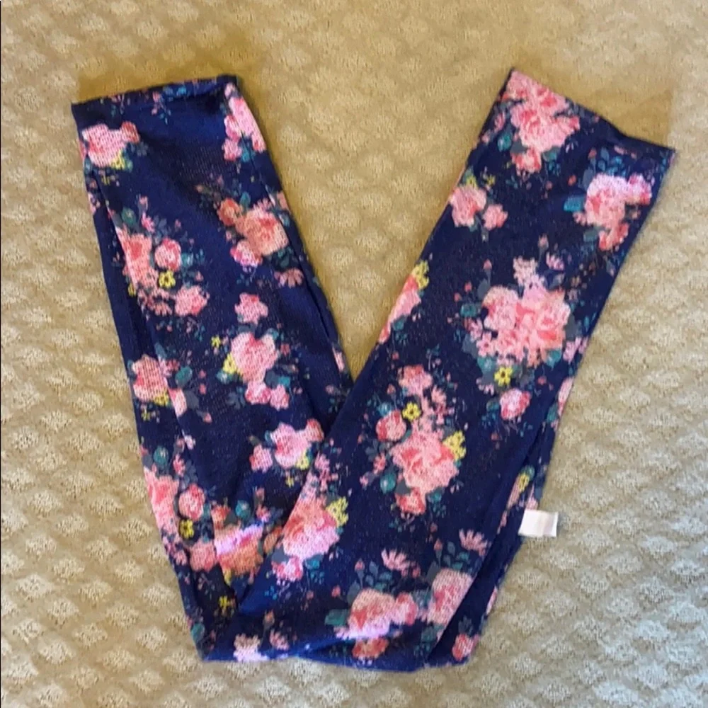 NWOT Infinity scarf blue with pink flowers OS
